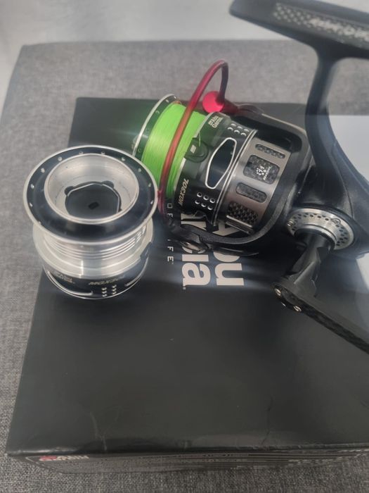 Vând doua mulinete shimano stradic și Abu Garcia revo