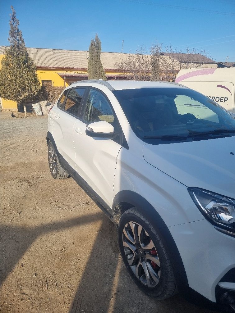 Lada Xrey cross 2020 yil 24.000 yurgan metan paqalenya 1.8 mexanika