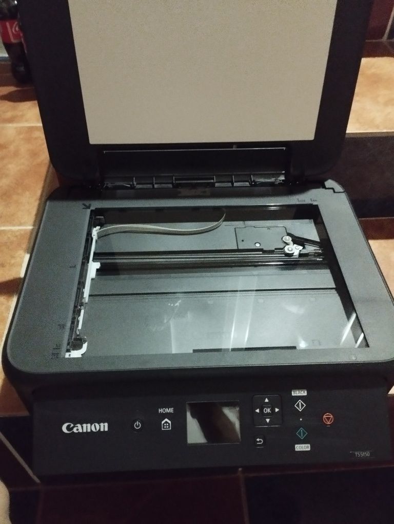 Vând imprimantă Canon TS5150