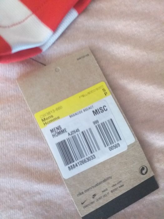 Чисто нова тениска Nike