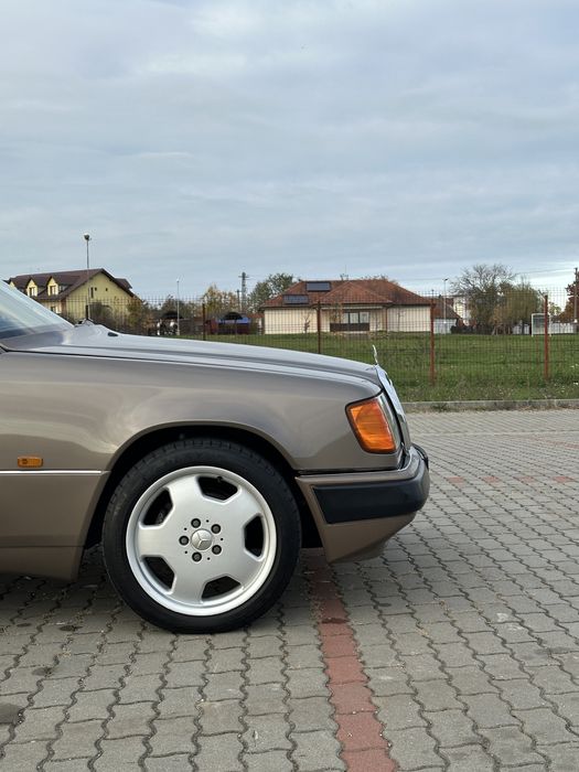 Mercedes-Benz w124