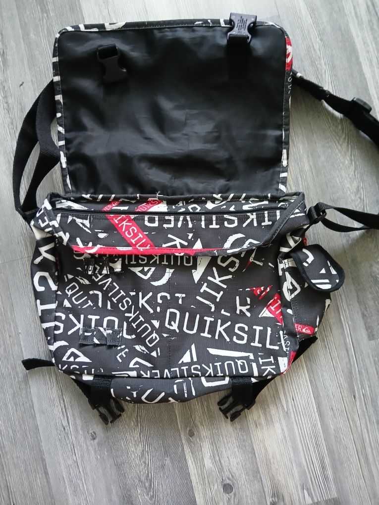 Чанти Eastpak и Quiksilver