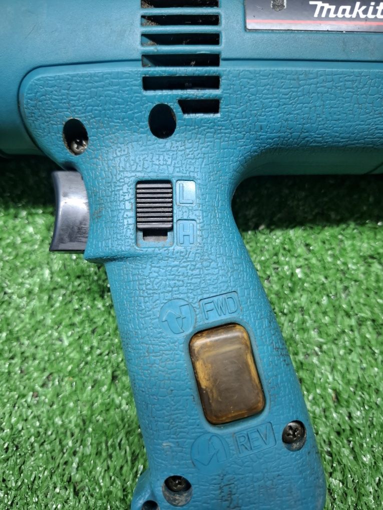 Гайковерт на Makita 6904 VH със скорости