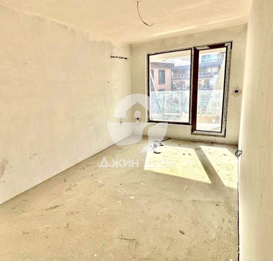 Продава се Тристаен апартамент в Бургас, Сарафово - 118 кв.м за 1424 €/кв.м - Снимка #6