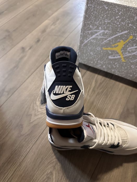 Jordan 4 Retro