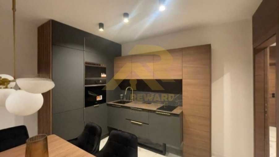 Продава се Тристаен апартамент в София, Център - 75 кв.м за 2520 €/кв.м - Снимка #1