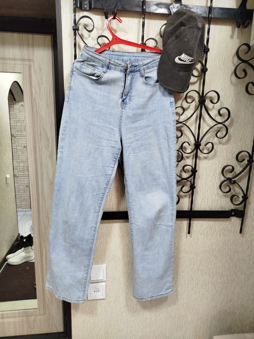Джинсы женские Багги приятного цвета