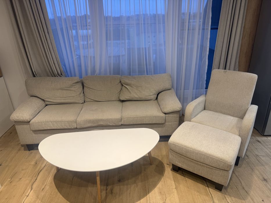 Ansamblu canapea cu fotoliu si masuta Jysk