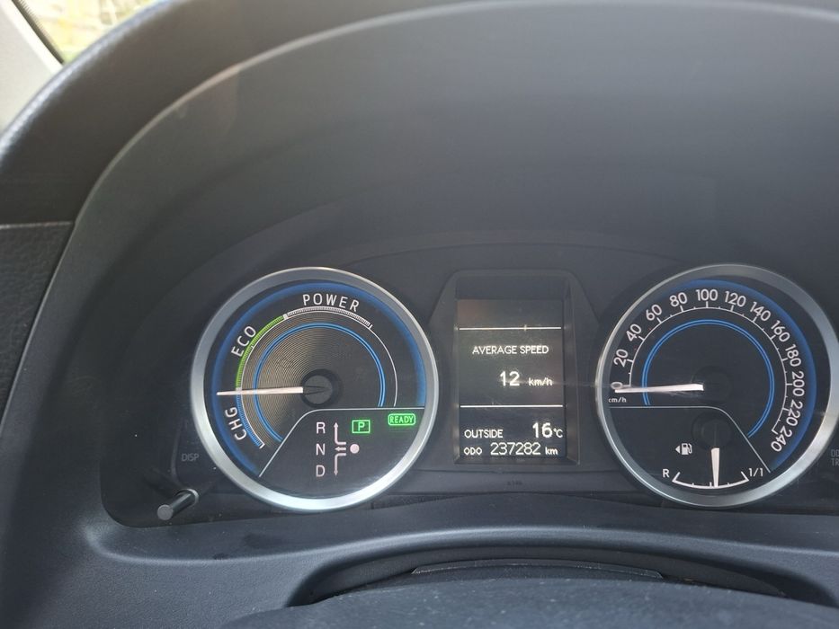 Toyota Auris 1.8 Хибрид/Газ