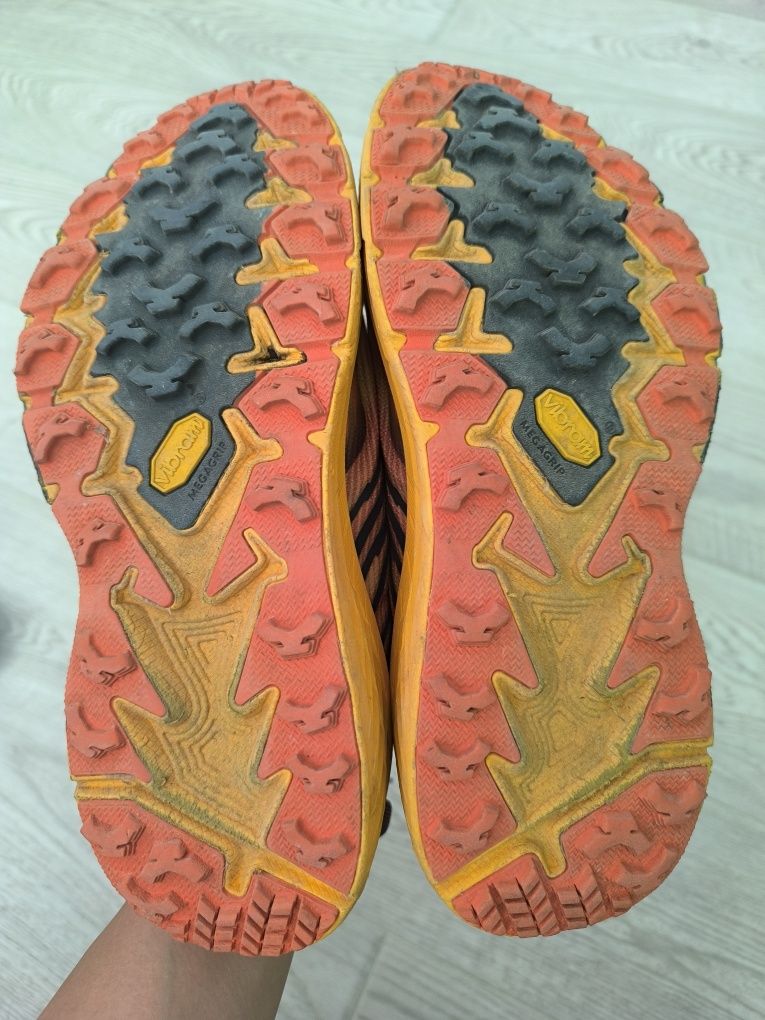 Маратонки Hoka Speedgoat 4