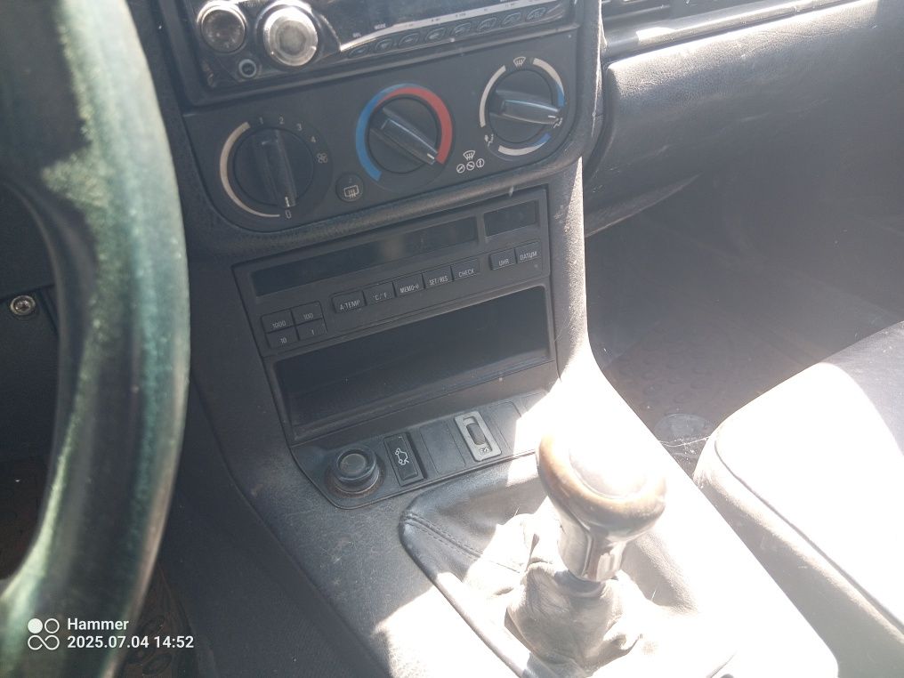 Продавам BMW e36 седан m44 b19 is на части