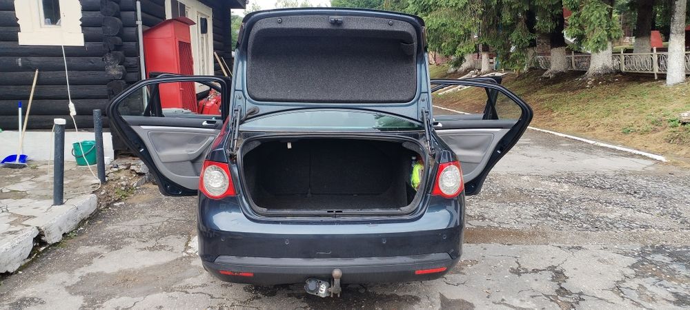 Vând sau schimb Volkswagen Jetta