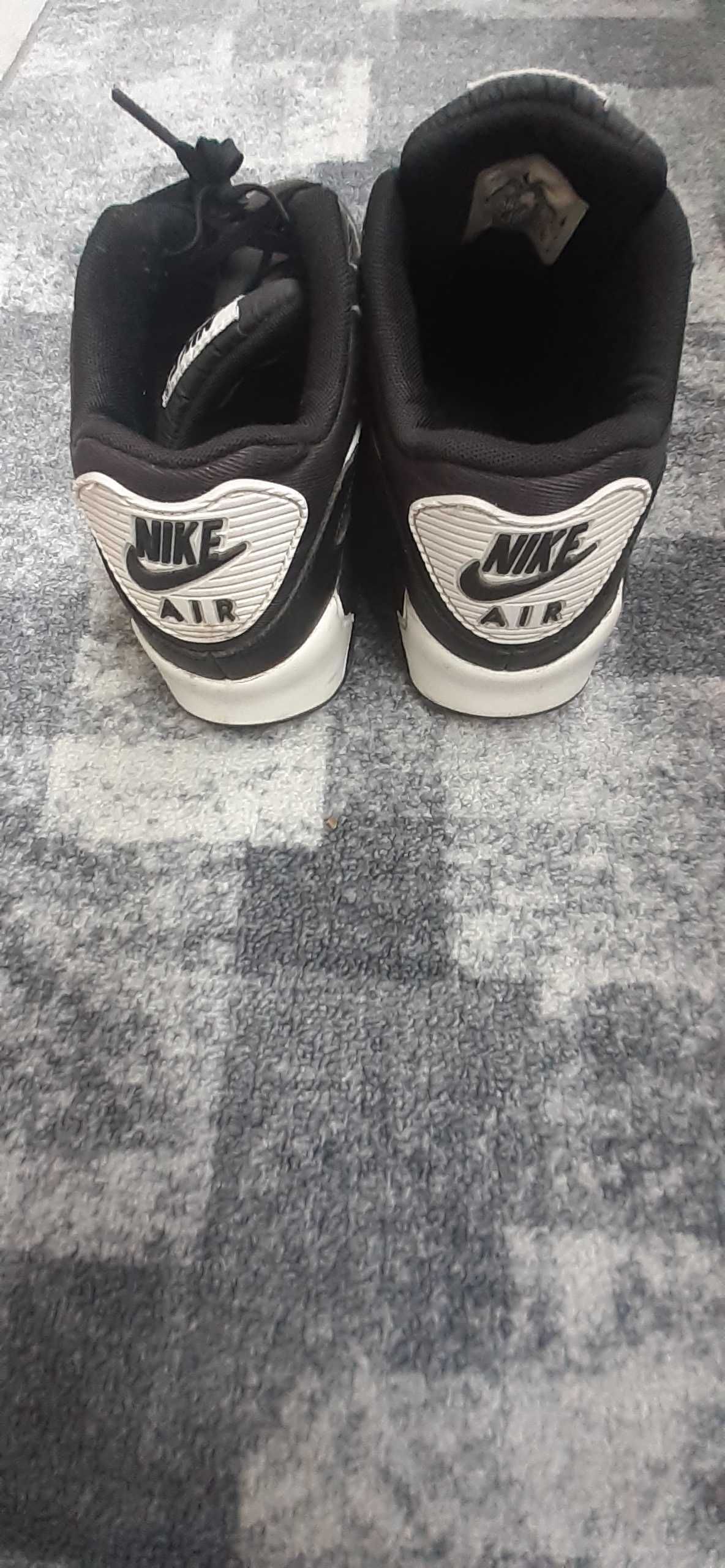 Маратонки Nike 40р