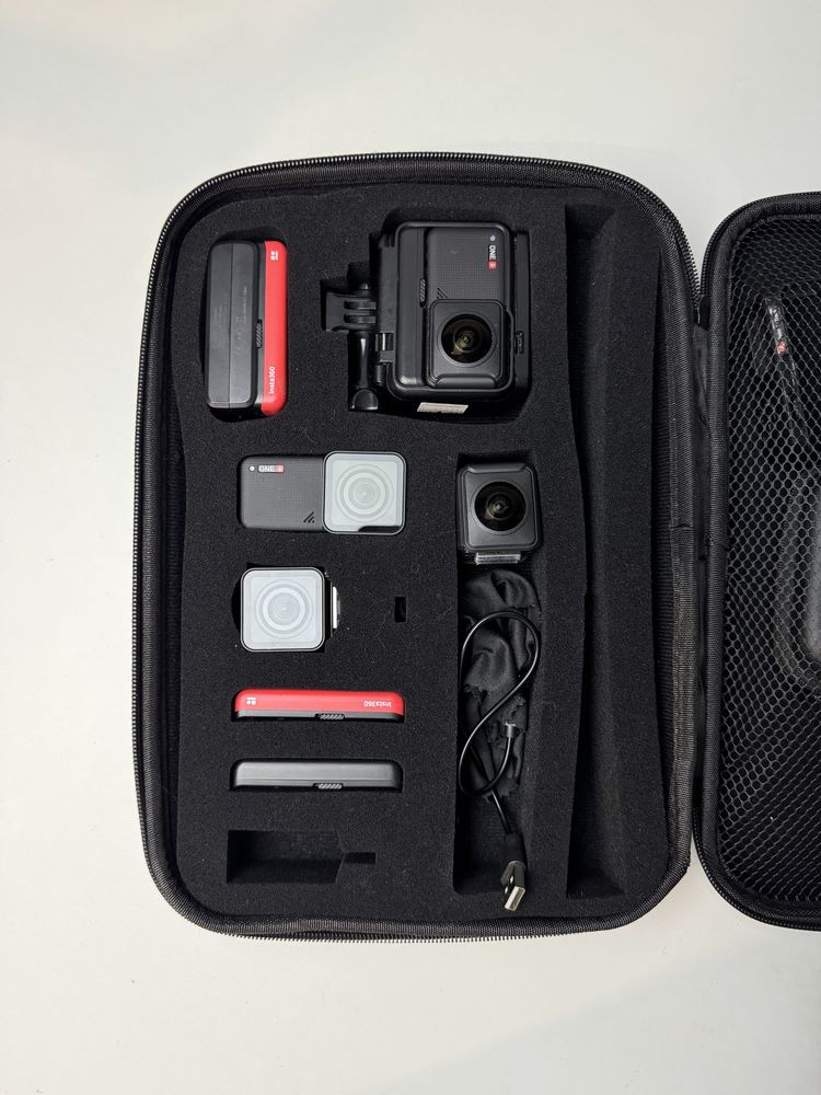 Сразу 2 insta360 one R