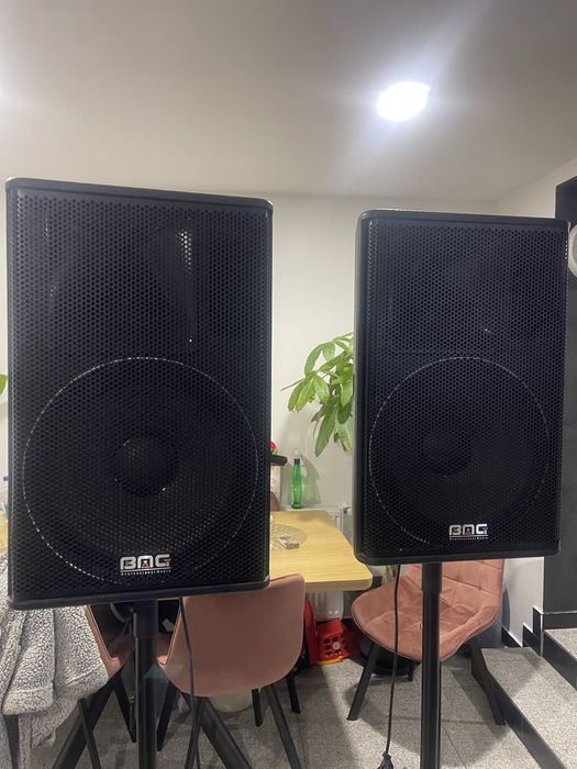 Vând boxe B&C 400 w 8omi