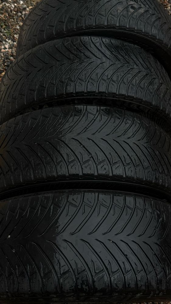 Автошины 235/55/17  4 шт
