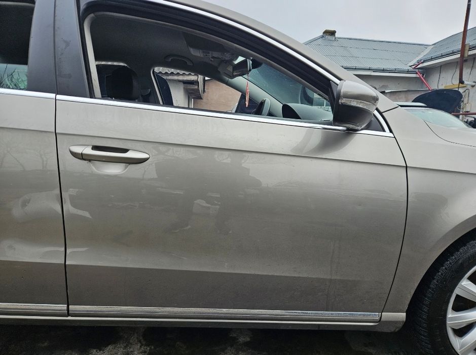 Portiera LC8Y Passat B7 Dreapta Fata Spate Usa Lc8y Passat B7