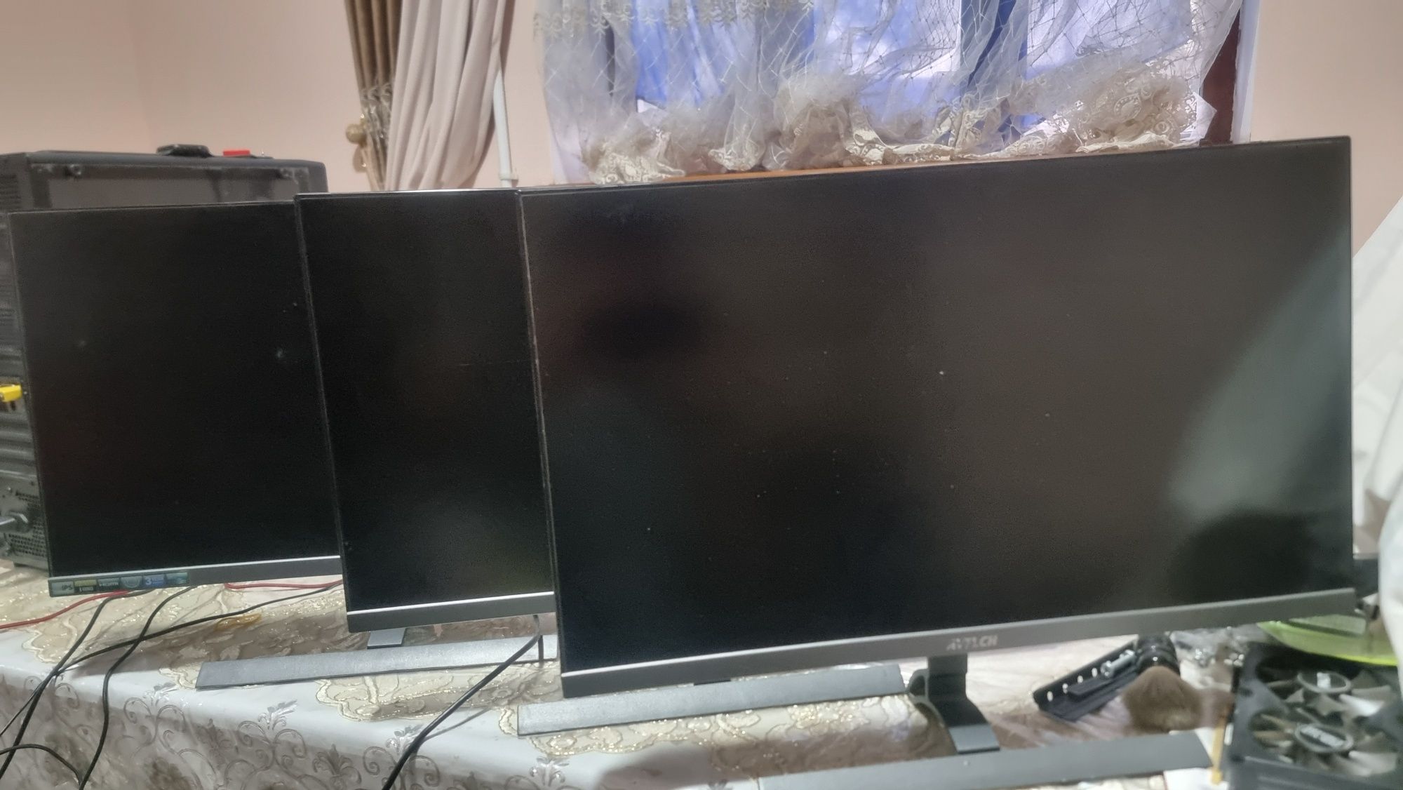 Monitor 24 xolati zur  avtech