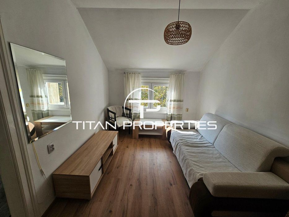 Дава се под наем Тристаен апартамент в Бургас, Център - 70 кв.м за 408 € - Снимка #4