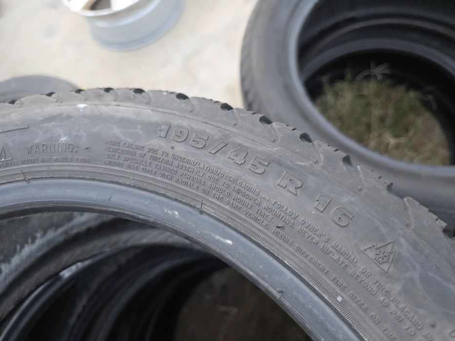 4бр Зимни гуми 195 45 16 - Michelin