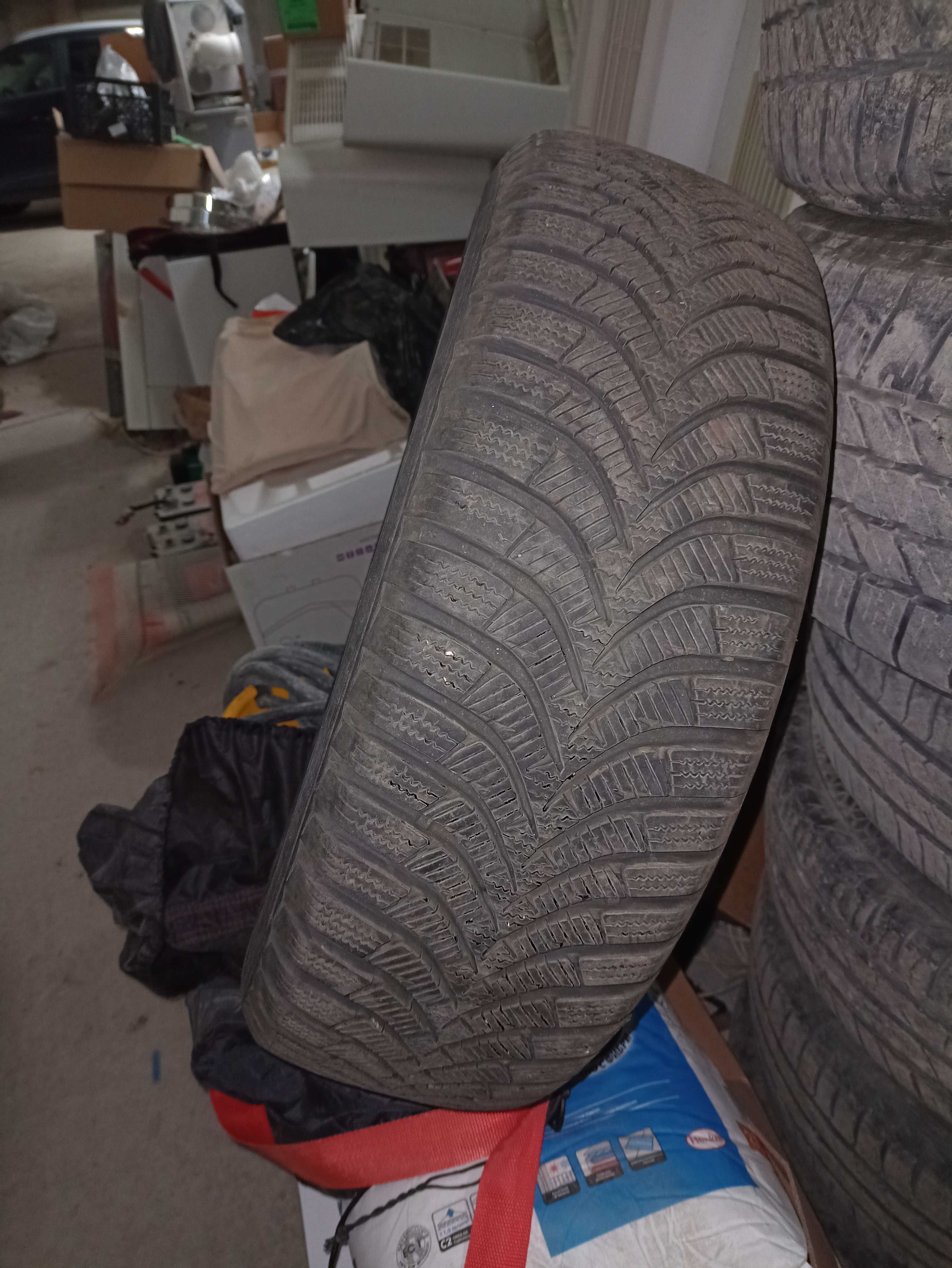 Зимни гуми Hankook 195/65R15 - 4 бр.