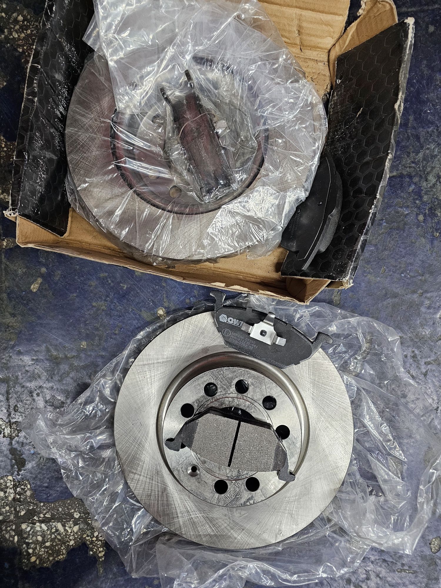Discuri frana noi fata qwp vw audi seat skoda by trw cu placute