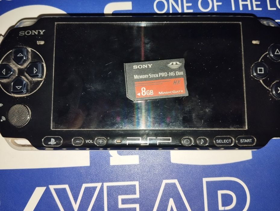 Psp holati juda zor oyinlari kop 8gb memory stick bor