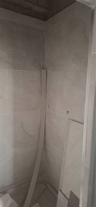 Чирчик шахар 2 микро район Янги Узб 2х сотилади Нархи 32.000$ Наличка