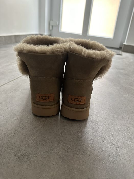 Cizme UGG, nepurtate