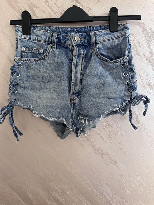 Летен лот: дънкови къси гащи и два летни гащеризона