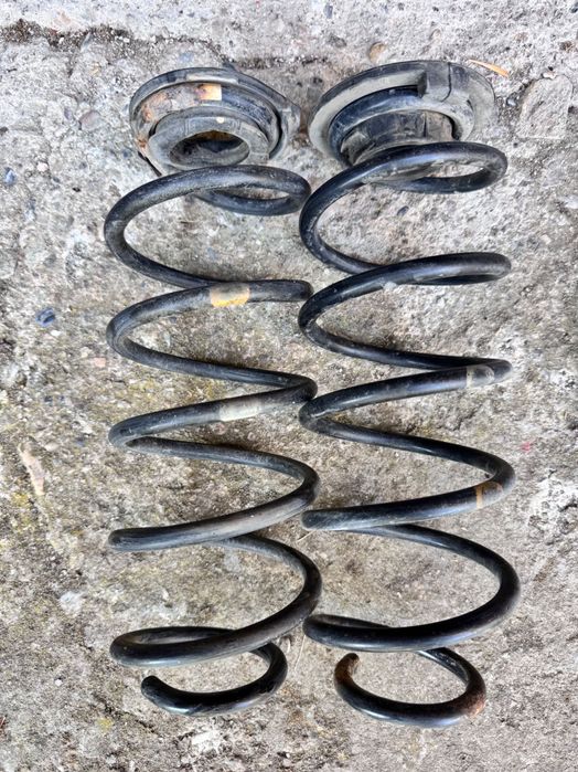 Продавам задни пружини и спирачни дискове за Honda Jazz 2010 г