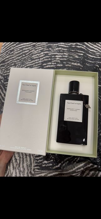 Van CLeef original cherry atir