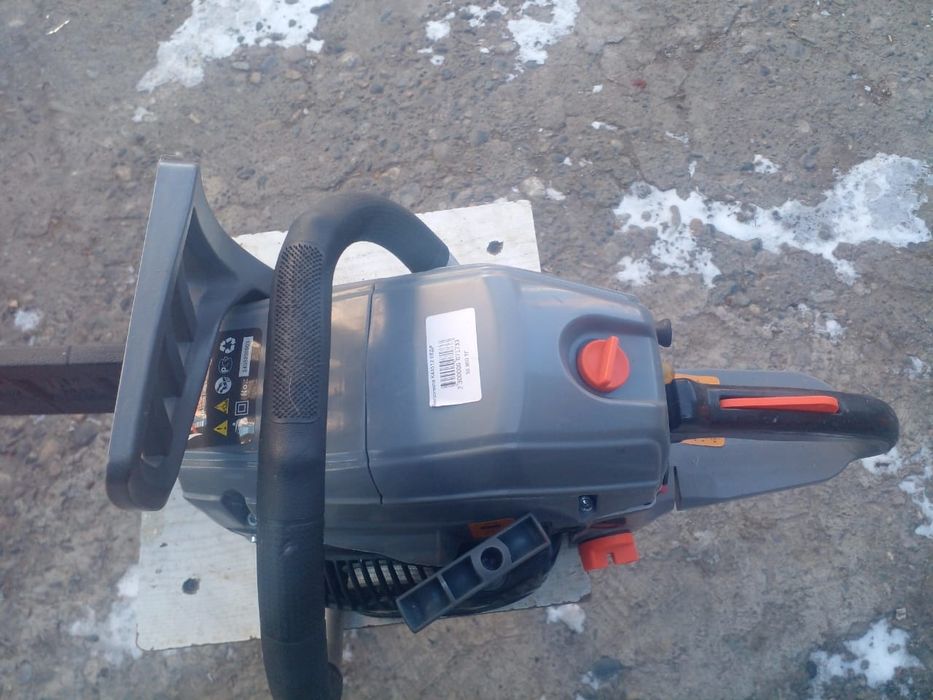 Бензопила новая в упаковке продам...