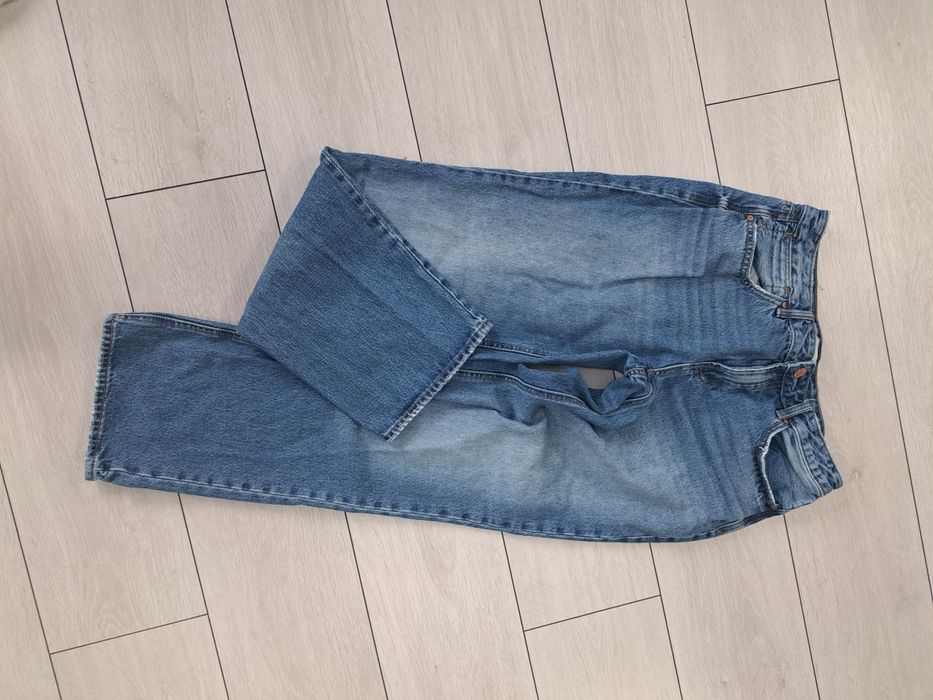 Дамски прави дънки stradivarius