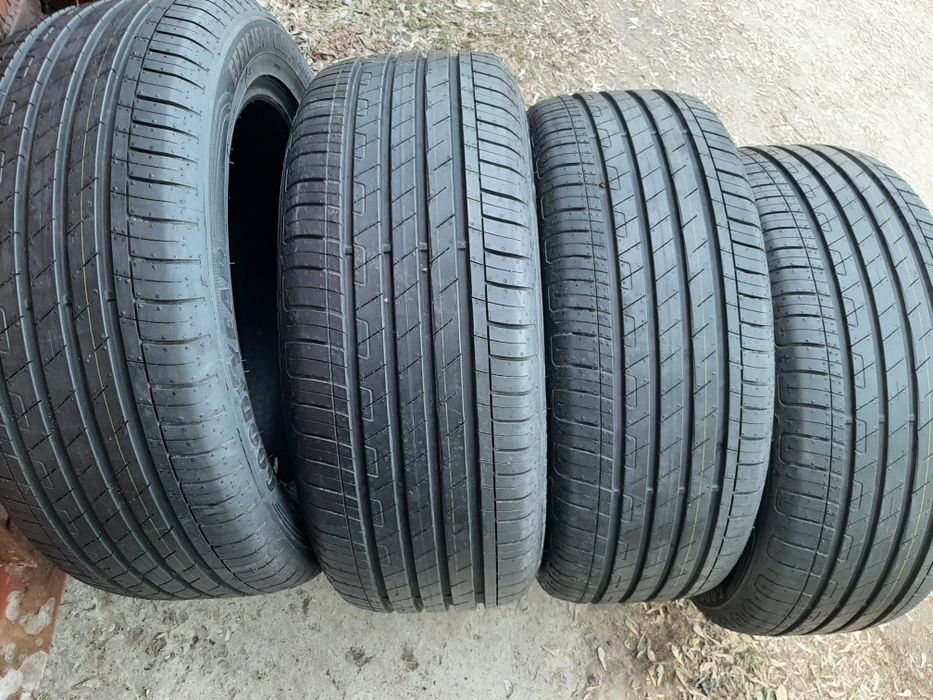 Продам шины 215/55/17 новые