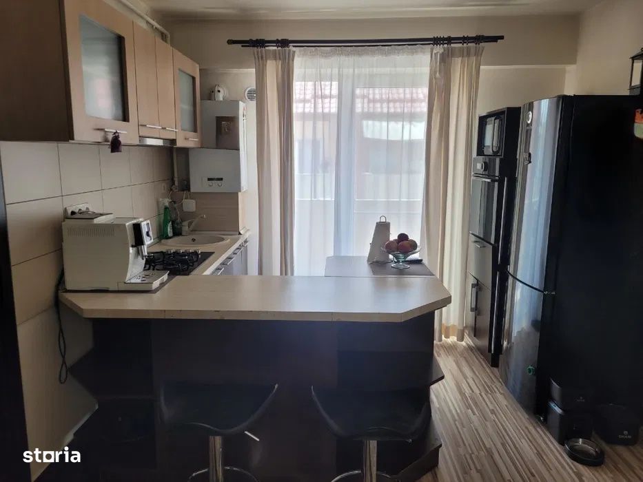 Apartament 4 camere, cu scara interioara pe 2 nivele APAHIDA