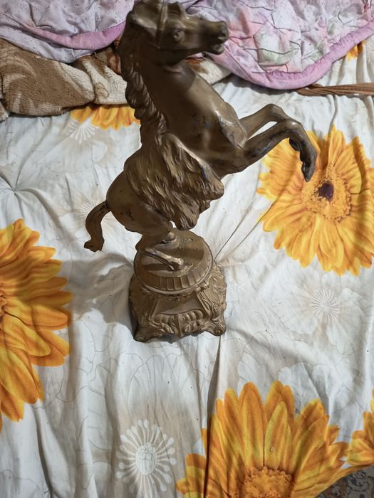 Cal vintage din bronz