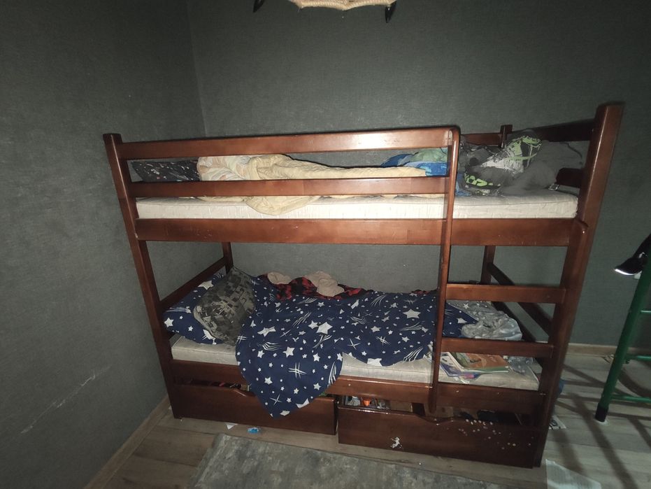 Продам двухспальную кровать