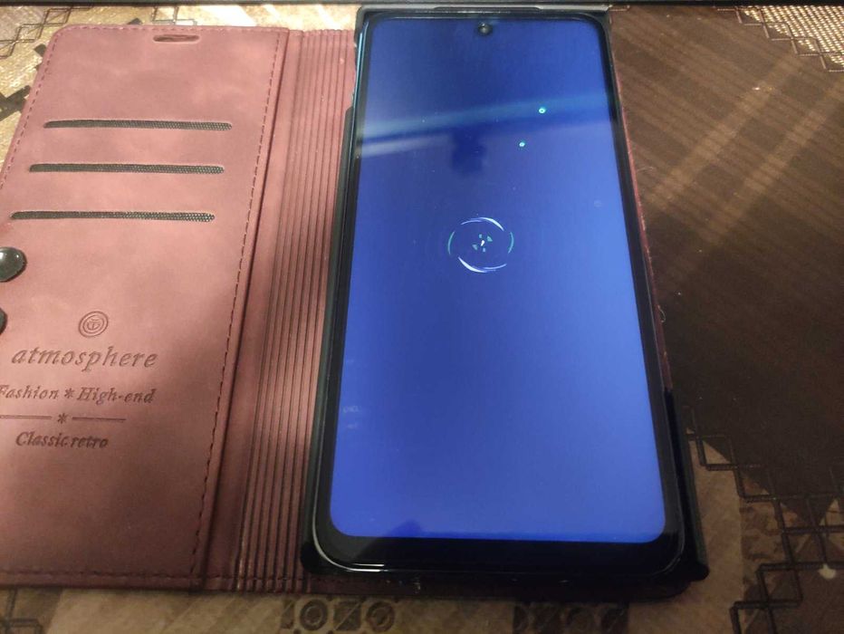 Телефон GSM 6.5 ' инча + калъф