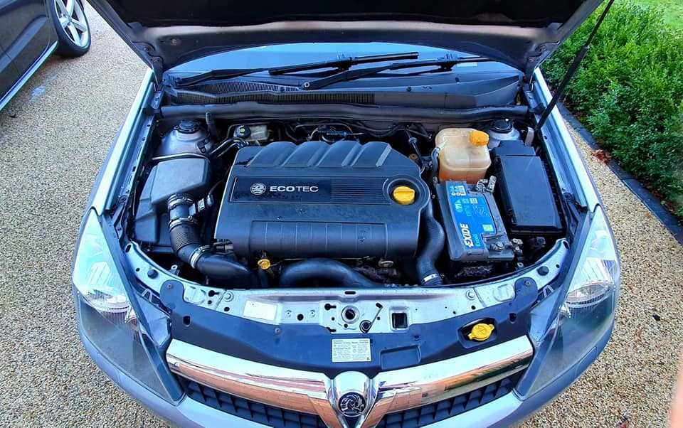 Dezmembram Opel Astra GTC, 2007 motor 1.9CDTI 150 cp cutie in 6 viteze