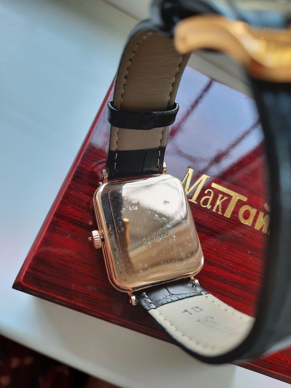 Золотые часы Мактайм чистые вес золота 10.91 оригинал заводской