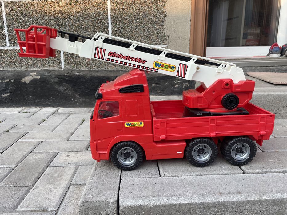 Деская пожарная машина