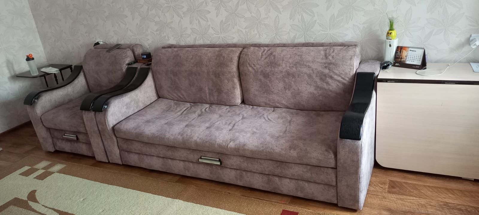Продам диван с креслом