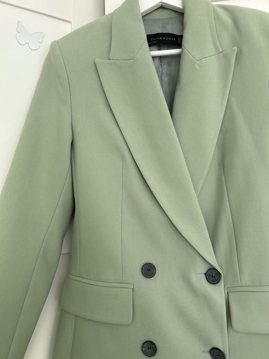 Блейзър в бледо зелено