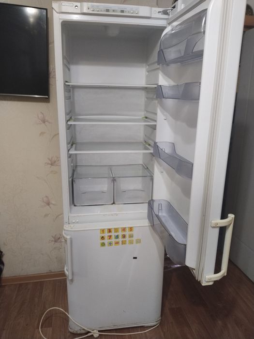Продам холодильник 20000