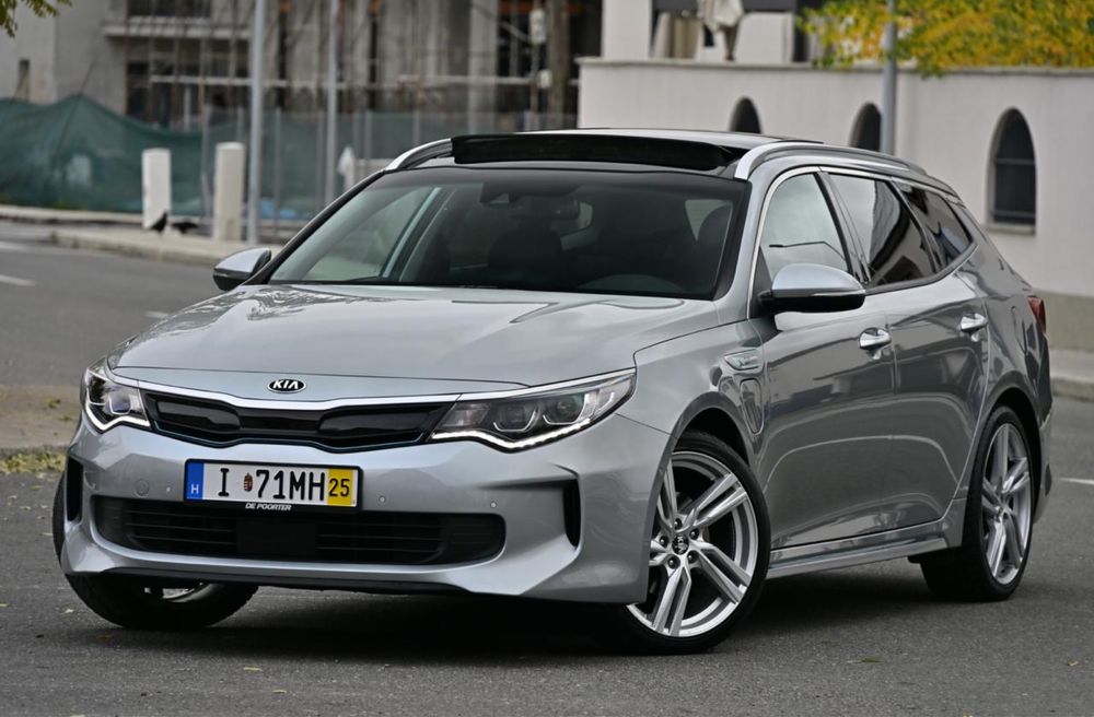 Kia Optima ~ Plug-in Hybrid ~ Atracct Edition ~ Echipare de top ~