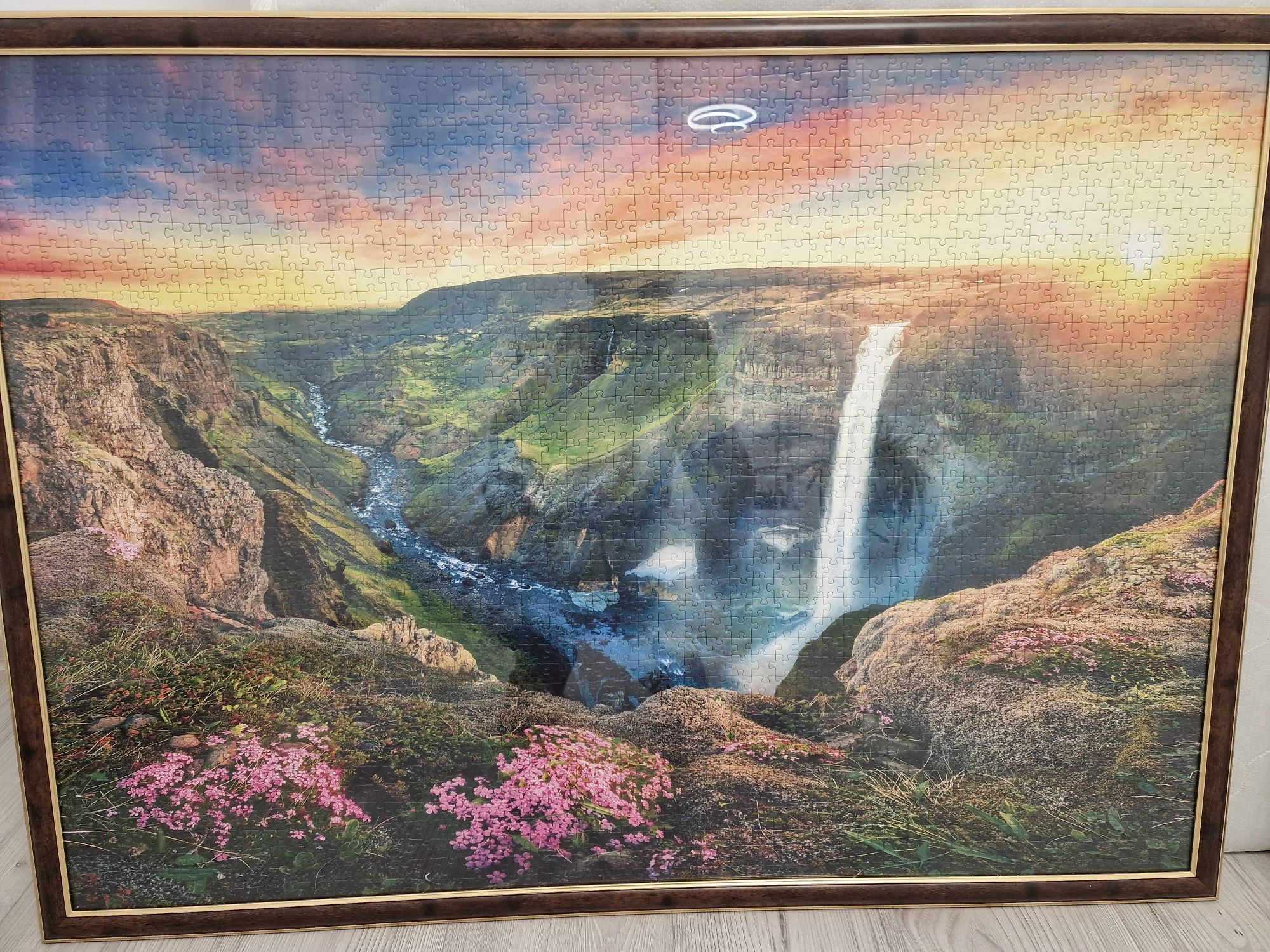 Tablou puzzle ,,Cascada"  înrămat 2000 piese