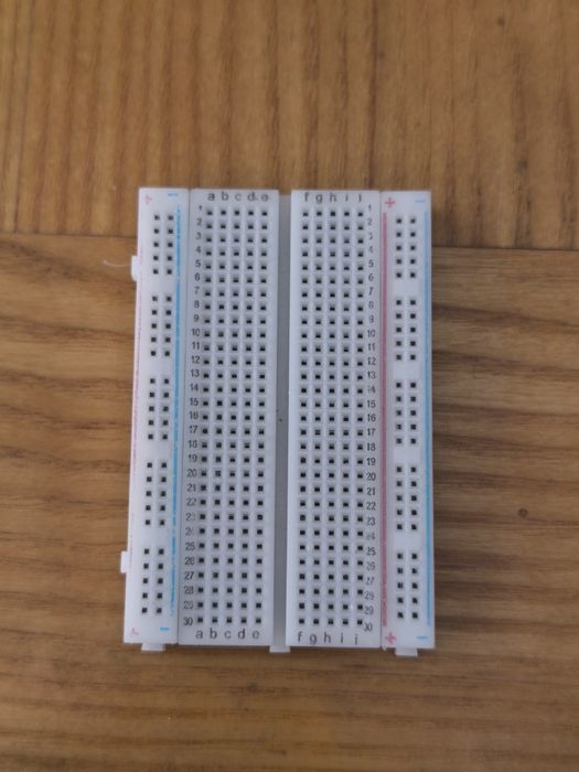 Arduino Uno R3 Kit compatibil – placă, rezistori, breadboard, cabluri