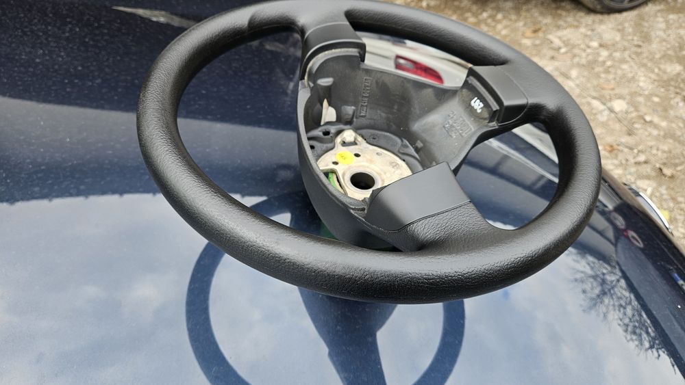 Волан VW три лъча в идеално състояние! И топка за скоростен лост.