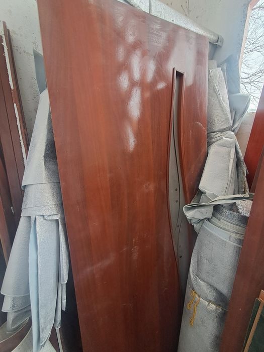 Меж комнатные двери